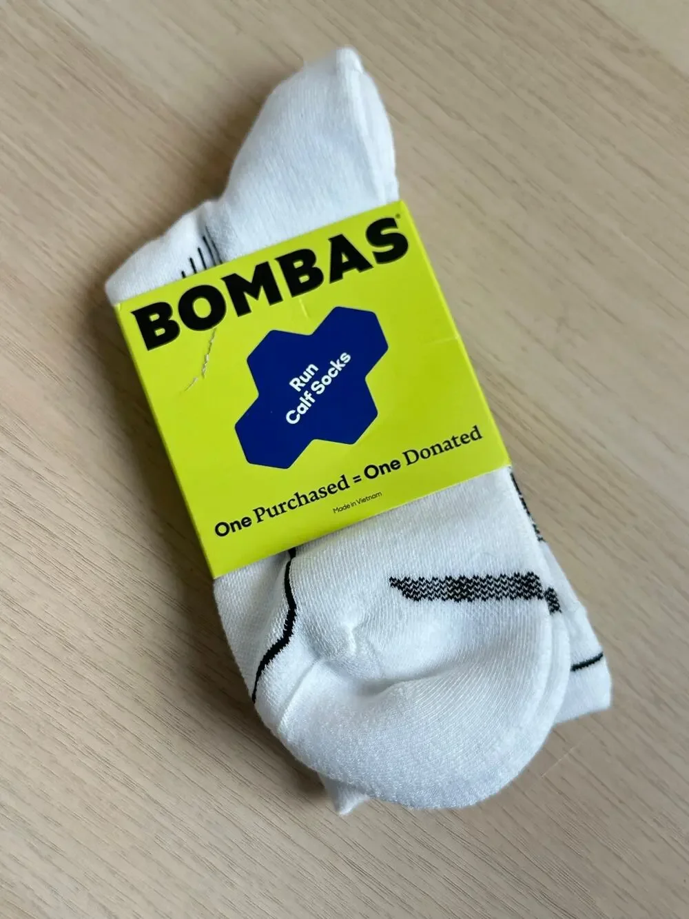 Bombas White Socks - Size Large - NWT